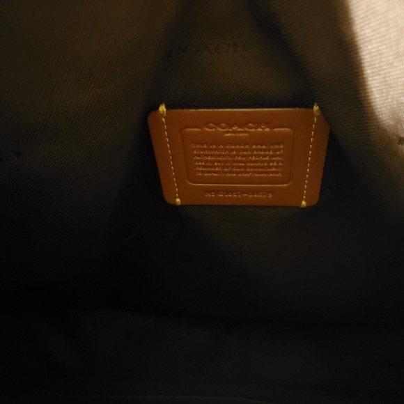 Coach - Picture 4 of 4